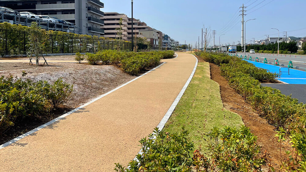 第二東京湾岸候補道路未利用地植栽工事完了の写真
